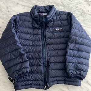 Patagonia 5t toddler boys or girls baby down sweater new navy EUC